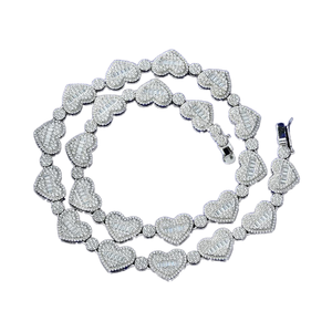 Collier pour femme Hip Hop en forme de cœur, plaqué or, serti de diamants baguette et de moissanite - Product Image 2