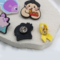 Épinglette personnalisée en silicone souple avec logo d'entreprise, fermoir magnétique, en PVC, design créatif de dessin animé, cadeau d'affaires