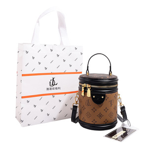 <span class=keywords><strong>Sac</strong></span> seau cylindrique en PU pour femme, modèle 2026, élégant et sophistiqué, à porter en bandoulière ou à la main, avec fermeture éclair, pour le commerce international. - Product Image 5