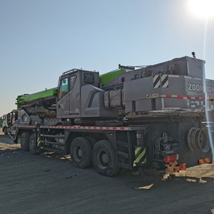 Grue mobile hydraulique à flèche télescopique ZoomLion ZTC500H d'occasion bien entretenue, capacité de levage de 50 tonnes, moteur testé - Product Image 4