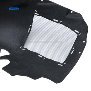 Revestimiento de Guardabarros Delantero Derecho Negro de Calidad OEM Equivalente, Usado, con Malla para McLaren 650s 2016 - Product Image 3