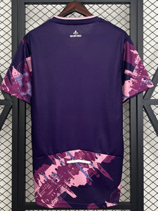 Maglia Rara Lille Ligue 1 25-26 Edizione Fan David Théguérou - Divisa da <span class=keywords><strong>Calcio</strong></span> Casa e Trasferta a Maniche Corte con Scollo a V e Motivo Geometrico - Product Image 4