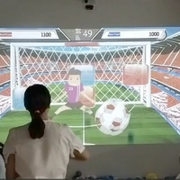 Gran oferta del proveedor de China, dispositivo de robot de fútbol interior VR de bajo costo, máquina interactiva de entrenamiento de pelota de fútbol de proyección