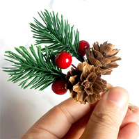 Rote Tannenzapfen-Anhänger Mini-Weihnachtsbaum-Zubehör Dekoration Simulationsblume Weihnachts-Tannenzweig Tannenzapfen