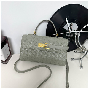 Nouveauté 2026 : Mini sac carré pour femme, sac à main tissé, design de niche haut de gamme style Maillard, sac à bandoulière et sac croisé double usage - Product Image 5