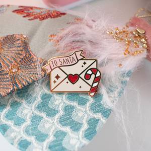 Phim Hoạt Hình Kawaii Phổ Biến Kim Loại Trâm Ve Áo <span class=keywords><strong>Pin</strong></span> Huy Hiệu Tùy Chỉnh Giáng Sinh Quà Tặng Khuyến Mãi Cá Nhân Cứng Men Pins Phong Bì - Product Image 5