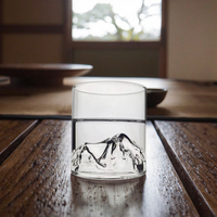 Verre à whisky de montagne au design personnalisé verre à liqueur en cristal durable et élégant pour bar à vodka autres boissons vente en gros