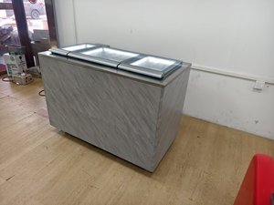 5 Pannen + <span class=keywords><strong>4</strong></span> Pannen Scharnierende Opklapbare Glazen Deksel IJs Vrieskist Vitrine Vrieskist 1300mm Commerciële Gelato Vitrine Vrieskist - Product Image 6