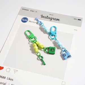 Llaveros con Lazo y Cuentas de Diseño Original DIY, Colgantes Kawaii para Bolsos y Carteras, Lindos Regalos Hechos a Mano para Mujeres y Niñas - Product Image 3