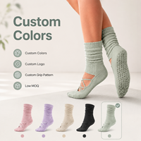 Chaussettes de yoga et de Pilates antidérapantes à logo personnalisé, chaussettes de ballet à lanières, prix d'usine, marque privée, faible MOQ, chaussettes de sport en gros