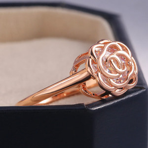 Anello creativo a forma di rosa per donna, design con intarsi interni, gioielli eleganti e alla moda - Product Image 4