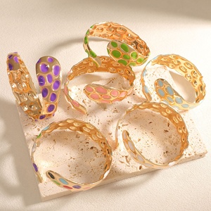 กำไลข้อมือดีไซน์เรขาคณิตแบบใหม่จาก Jingciren Boutique กำไลแฟชั่นแบบเปิดลายฉลุสีสันสดใสเคลือบน้ำมัน - Product Image 3