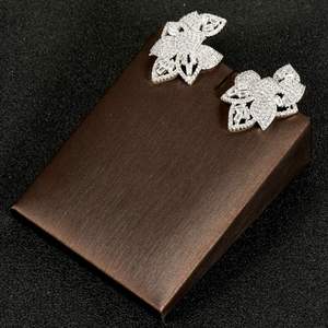 Hibride Sparking Cubic Zirconia Color plata mujeres grandes flor Stud pendientes para novias boda joyería accesorios Bihoux - Product Image 1