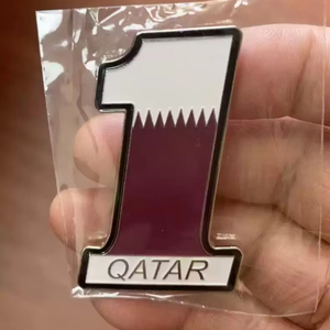 Número 1 forma Qatar país bandera Metal Pin Maker precio de fábrica esmalte suave Qatar nacional broche Pin insignia personalizado árabe solapa Pin - Product Image 1