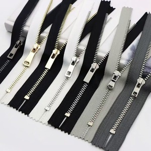 Chất lượng cao tùy chỉnh bạc & đen trắng Close-end dây kéo CuộN <span class=keywords><strong>4</strong></span> #5 #8 # dây kéo kim loại cho quần áo và túi xách - Product Image 1