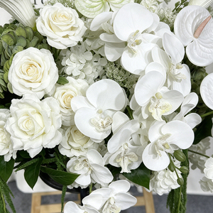 Décoration florale artificielle pour panneau de bienvenue de mariage : Orchidée blanche et lys Calla - Product Image 4