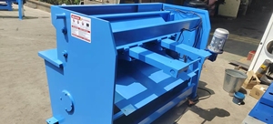 Máquina Cortadora de Chapa Metálica y Cizalla de Hierro Semiautomática de 4.5KW con Ancho de Corte de 2500mm - Product Image 5