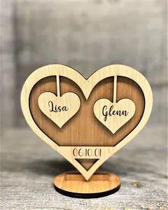 名前が刻まれたアーホーム木製ハートパーソナライズされた木製装飾愛する人へのギフトガールフレンドへのバレンタインデーギフト