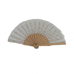 Éventail en bois écologique de 23 cm, en dentelle, peint à la main, idéal pour les activités promotionnelles romantiques de mariage et du Nouvel An - Vente en gros - Product Image 3