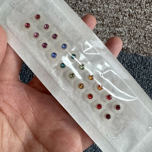 Pegatinas de punto de oreja de cristal transparente de arcoíris de colores, parches de frijol Auricular, parches de semillas de oreja de masaje, pasta de presión de acupuntura - Product Image 3