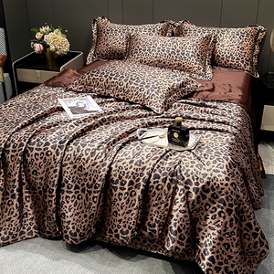 Set di biancheria da letto in seta lavata ad acqua da quattro pezzi estivi avanzati per dormire in puro colore liscio come la seta per camera da letto - Product Image 1