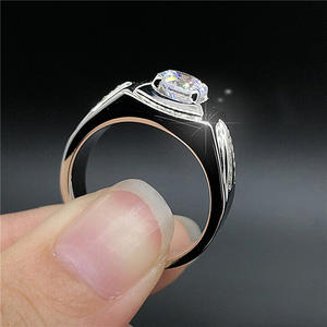 Style coréen plaqué platine Moissanite bague masculine victoire en forme de V bague de mariage à la mode bijoux de mode - Product Image 4
