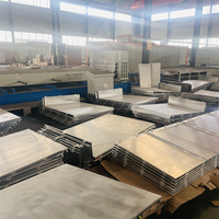 Panneaux de plafond modernes étanches en aluminium pour les hôtels et les centres commerciaux Panneau mural en forme de grille Fonction d'insonorisation
