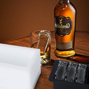 2024 Venta caliente respetuoso con el medio ambiente 100% temporada de verano de grado alimenticio libre de BPA tira larga cubitos de hielo bandeja de silicona - Product Image 4