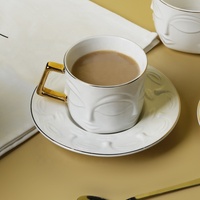 Tasse de café en céramique, de style nordique, avec visage tridimensionnel, dessin en or, grande tasse, soucoupe à basse os, service à thé de l'après-midi, nouvelle collection