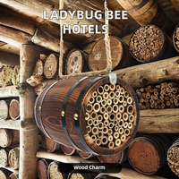 Maison à abeilles décorative moderne en bois suspendue, faite à la main, pour abeilles maçonneuses, avec logo personnalisé, pour usage quotidien, en forme de baril