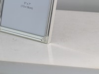 Nuevo Marco de Fotos Metálico Plateado con Patrón Tallado Europeo 2026, Exhibición de Fotos Horizontal y Vertical