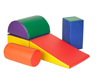 Les enfants forment des blocs de construction adaptés aux tout-petits apprennent à marcher ramper toboggan