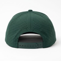 Casquettes de golf perforées découpées au laser, haute performance, imperméables et respirantes, à 5 panneaux, avec logo PVC personnalisé, de qualité supérieure