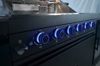 Barbecue gaz 4 brûleurs en acier inoxydable 304 avec revêtement noir premium, brûleur infrarouge, évier et réfrigérateur intégrés, autoportant, hauteur réglable