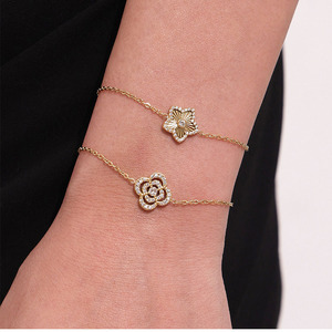 Nuevo Conjunto de Collar y Pulsera de Doble Capa con Trébol de Cuatro Hojas y Estrella de Cinco Puntas de Acero Inoxidable de Lujo de Moda para Mujer - Product Image 3