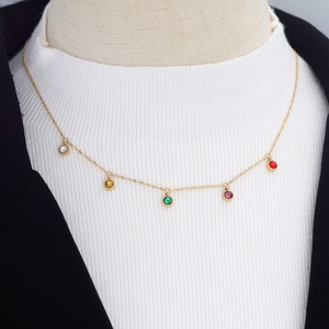 Collier minimaliste en acier inoxydable plaqué or 18 carats avec pendentif en strass coloré, ensemble de bijoux fantaisie avec diamants arc-en-ciel - Product Image 6