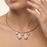 Gemnel Collier ras-du-cou en laiton à ouverture baroque, imitation perles et strass, haute couture, pour banquets et soirées, tendance, en promotion