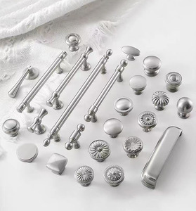 Poignée de meuble en laiton massif nickel brossé pour armoires de cuisine, placards et tiroirs – Offre Spéciale - Product Image 1