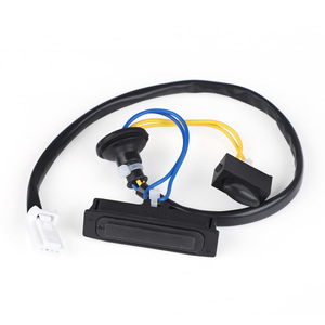 สวิตช์ประตูท้ายรถ YC102749-BK สำหรับนิสสัน โร้ก 2.5L 2008-2013 ปุ่มกดดีซี 12V พลาสติกระบบล็อคกลาง - Product Image 1