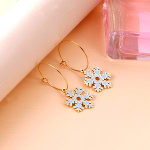 ต่างหูห้อยรูปใบไม้สแตนเลสสตีลชุบทอง 18k สำหรับผู้หญิง กันน้ำ - Product Image 6