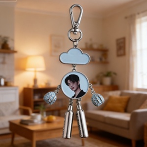 Llavero Metálico de Color Azul Claro con Colgante, Fabricación China Exclusiva para Clubes de Fans de Star Support - Product Image 1