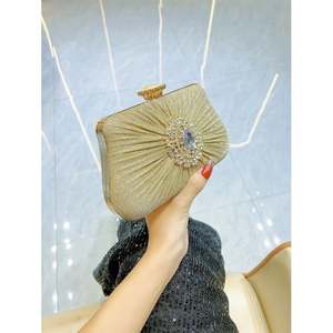 Kadınlar için Debriyaj Çanta Gece Çantası Düğün ve Parti için Yapay Elmas Zincirli Balo Parıltılı Çanta - Product Image 1