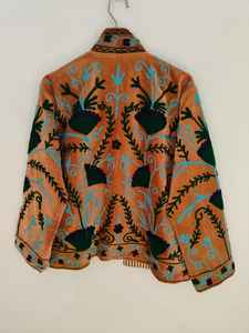 Chaqueta Bomber de Manga Corta Reversible Bordada Suzani de Terciopelo Hecha a Mano, Ecológica, para Mujer, Estilo Bohemio, Étnico, Arte Popular de Invierno - Product Image 6