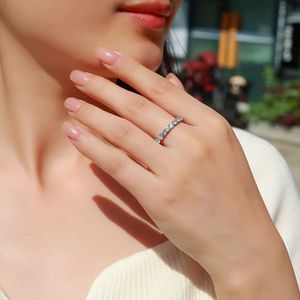 <span class=keywords><strong>Anillo</strong></span> para Mujer Matrix <span class=keywords><strong>Vittore</strong></span>, Piedras Transparentes Impresionantes que Brillan en Todos los Ángulos, Colección de Circonia, Acabado en Tono Plateado - Product Image 3