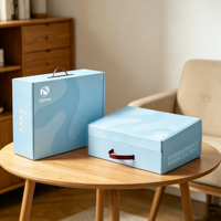 Boîte d'expédition en carton personnalisée avec logo imprimé, pelliculage mat, gaufrage et bande auto-adhésive à déchirer pour emballage cadeau