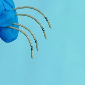 ड्रिलिंग प्रिंटिंग टिप डिस्पोजेबल पेक एवन सुई के साथ अनुकूलित चिकित्सा पीक ट्यूबिंग - Product Image 5