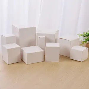 कस्टम लोगो उपहार कॉस्मेटिक रंग बक्से खाली सफेद कागज तह वर्ग बाहरी छोटे पैकेजिंग बॉक्स