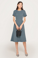 Robe mi-longue en mousseline de soie solide à la mode avec col en O manches courtes et ourlet fendu sur le côté pour femmes
