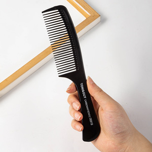 Venta caliente <span class=keywords><strong>Barber</strong></span> Shop Set Fibra de carbono Peluquería Corte de pelo Estilo Pick Toni Cover Herramientas de peluquería en stock Peine desenredante - Product Image 5