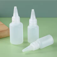 Vente en gros 10ml 20ml 30ml 50ml 100ml Bouteille de colle translucide à pointe pressable Bouteille d'huile de grêle en plastique avec bouchon de distribution ouvert par torsion